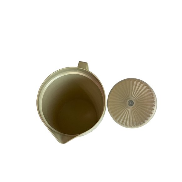 Vintage‎ Tupperware Ivory Plastic Pitcher with Push Button Lid - Picture 4 of 5